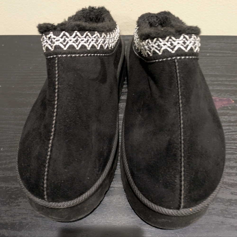 Yoki Black Platform Shoes with White Trim Size 8